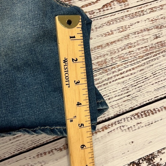 7 for All Mankind Jean Shorts - Picture 5 of 6